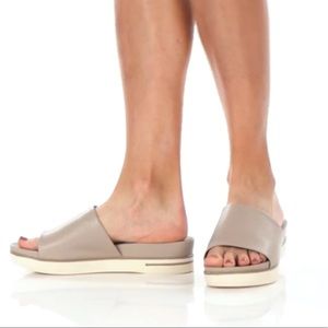 ❤️Eileen Fisher Napa leather slide in bone color❤️